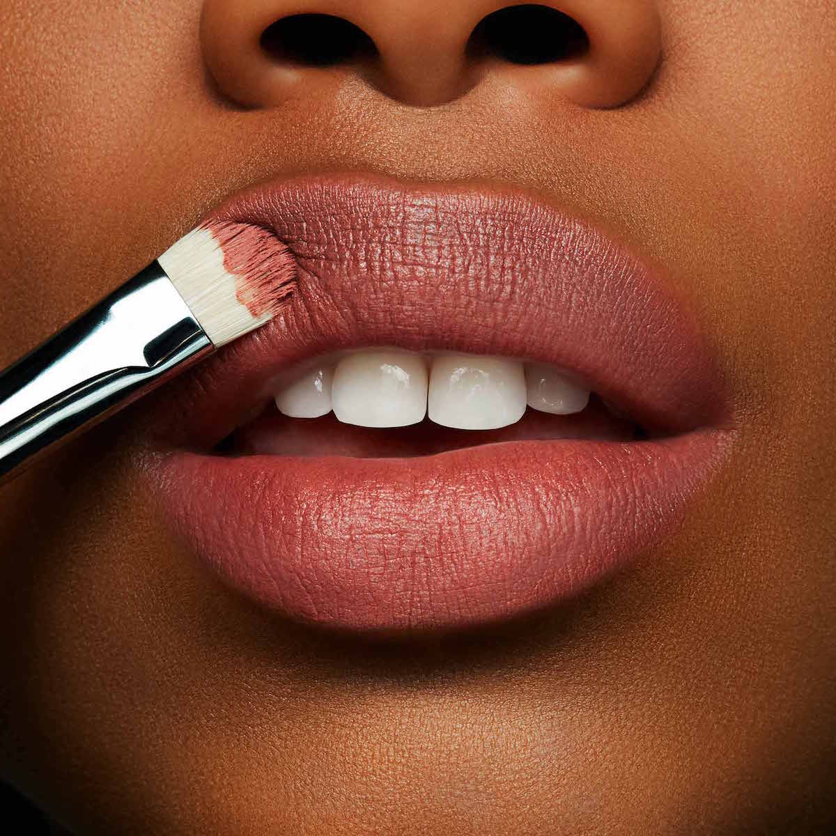 POWDER KISS LIPSTICK (LABIAL)